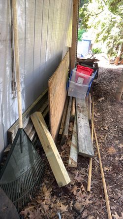 A bunch of FREE scrap wood, various sizes and lengths