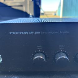 Proton AM-200 Integrated Amplifier 