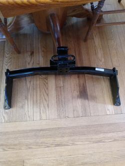 Reese Tow/ Trailer Hitch item# 51032 class III custom fit hitch with 2" square receiver opening