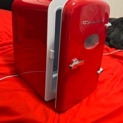 Mini fridge