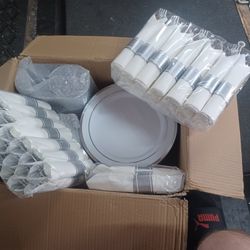 50 person plastic dinnerware set 