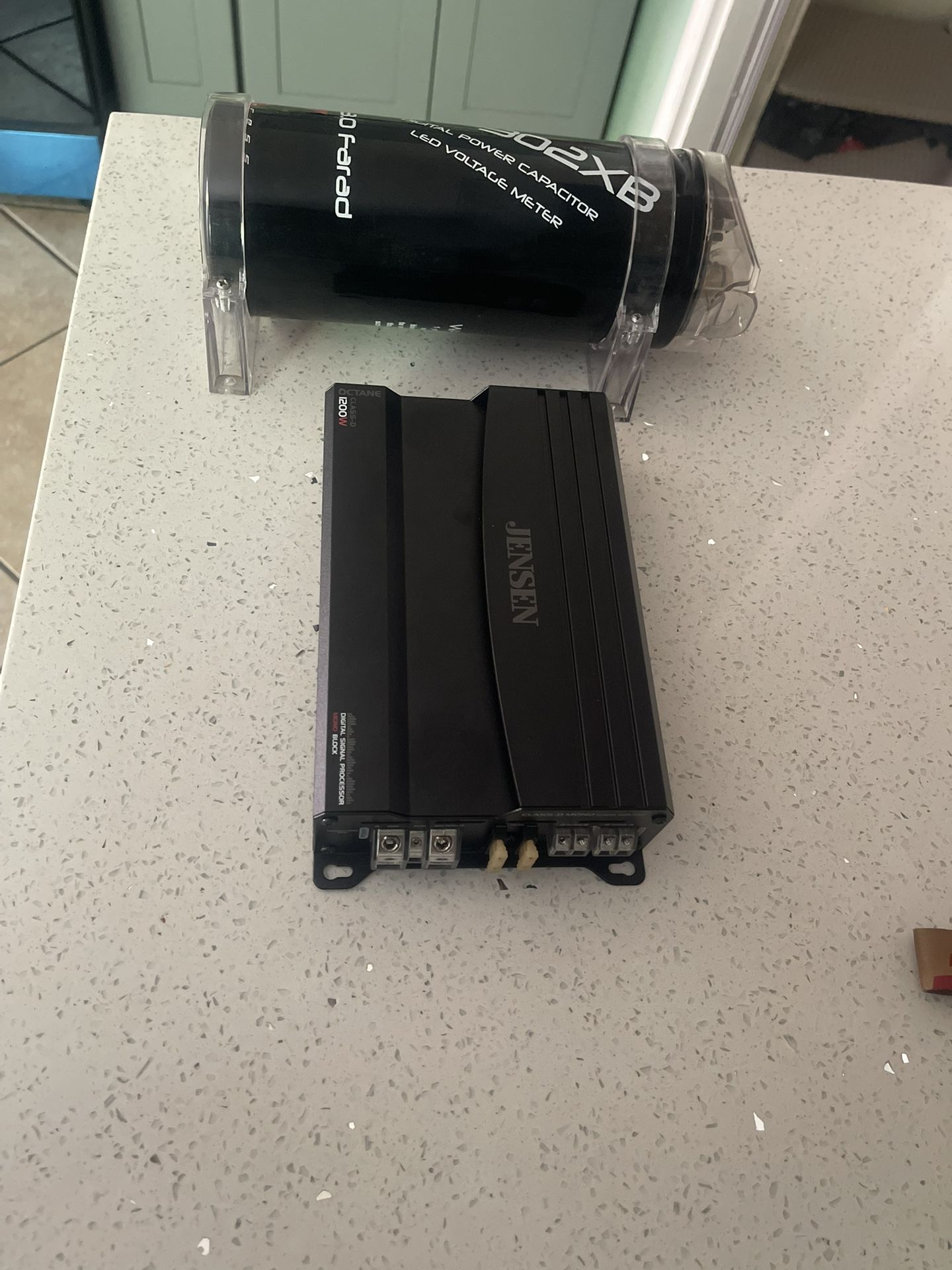 Jensen Amplified And Capasitor