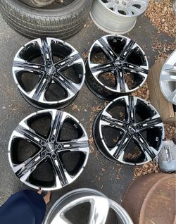 18 inch wheels KIA OEM 5x114 set of matching 4 rims fully refinish like new. 995$ for 4 plus tax . Original factory rims. Installation available. New