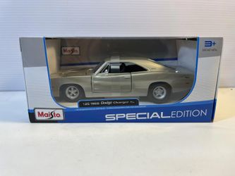 1969 Dodge Charger R/T Diecast Model Car: 1/25 Scale, New In Box By Maisto