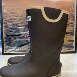 XTRATUF.  New! size 9