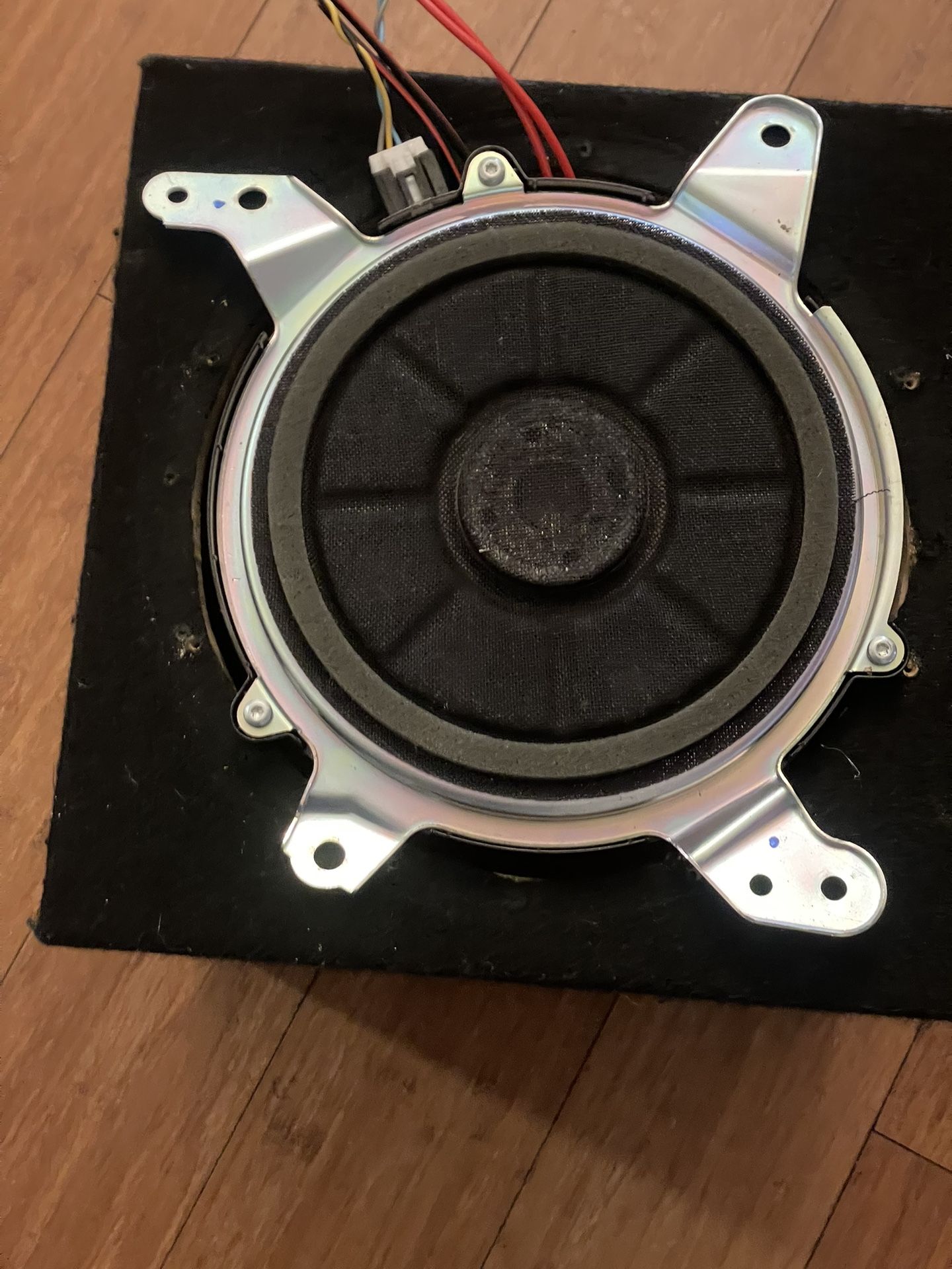 600 Watts 10 Inches Subwoofer