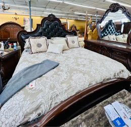 AICO By Michael Amini PALACE GATE Bedroom Set