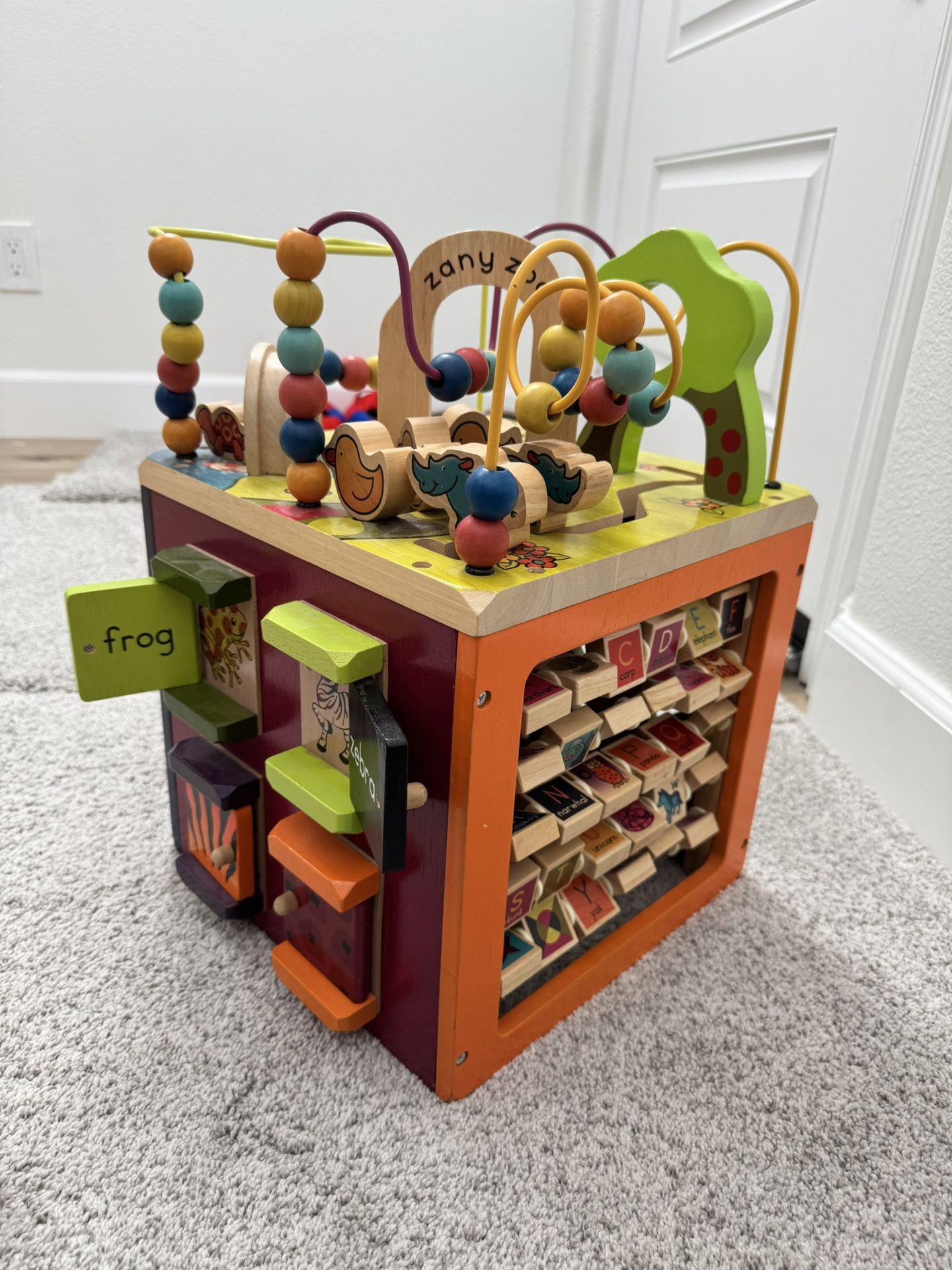 Zany Zoo Activity Cube
