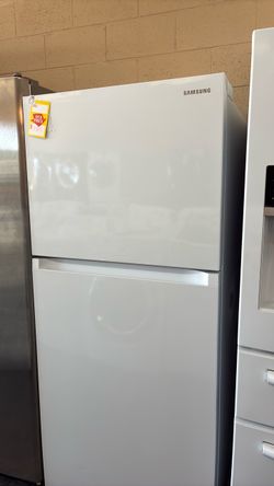 Nice like new Samsung refrigerator