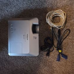 Hitachi CP-X251 LCD XGA 1024x(contact info removed) ANSI Lumens Desktop Projector Silver