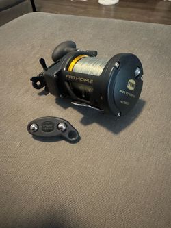 (Murrieta) like new. Penn Fathom  40 Star drag conventional salt water fishing reel.