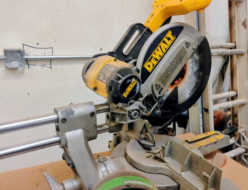 Dewalt 12 Inch Sliding Compound Mitre Saw