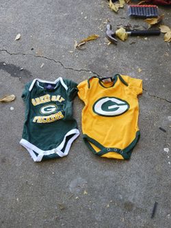 New Born & Infant Green Bay Packers Baby Onesies Set of 2