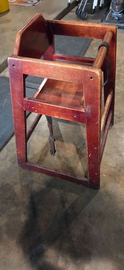 Baby feeding chair