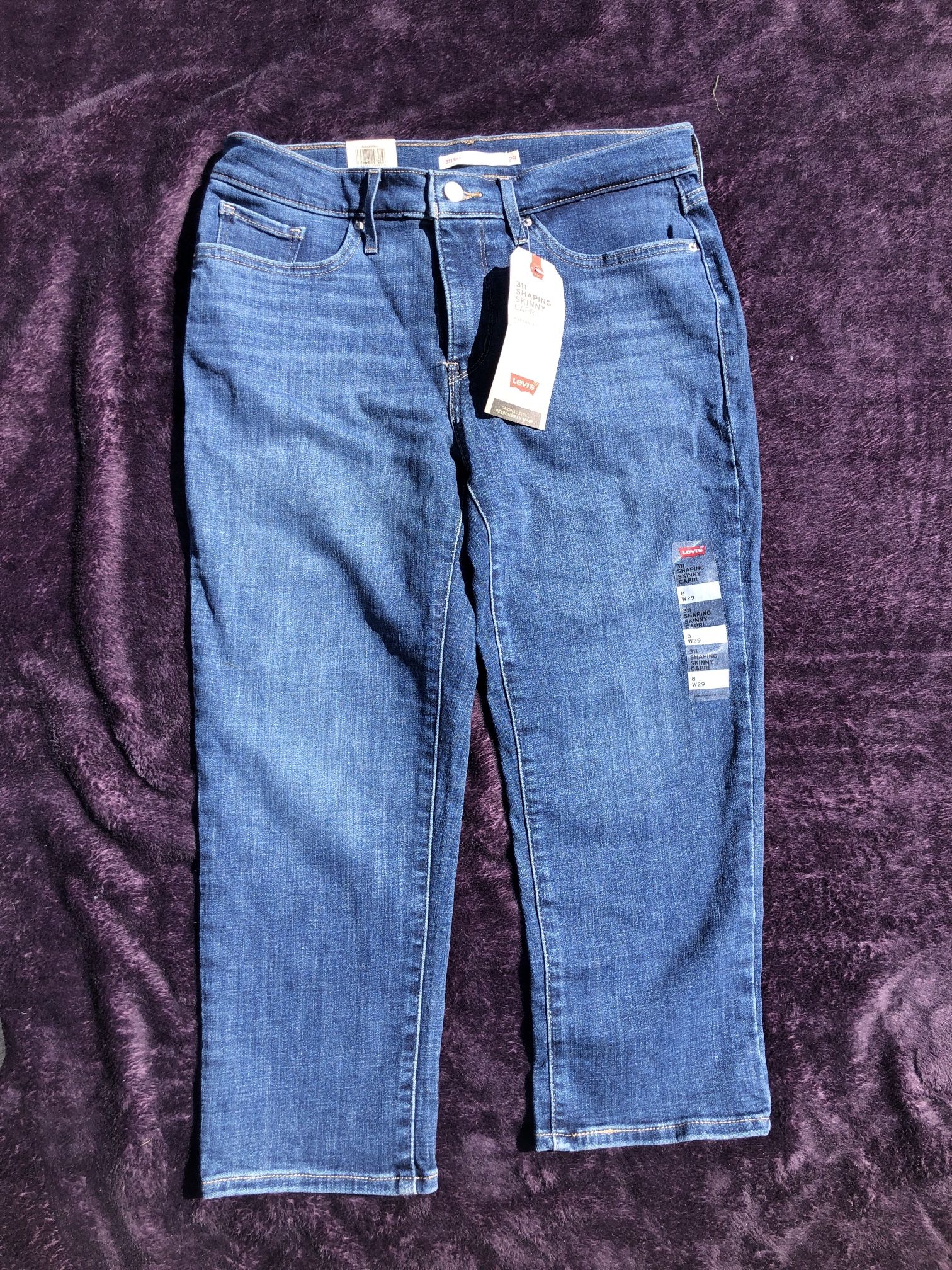Levi’s Capri’s Size 8, 28 Waist