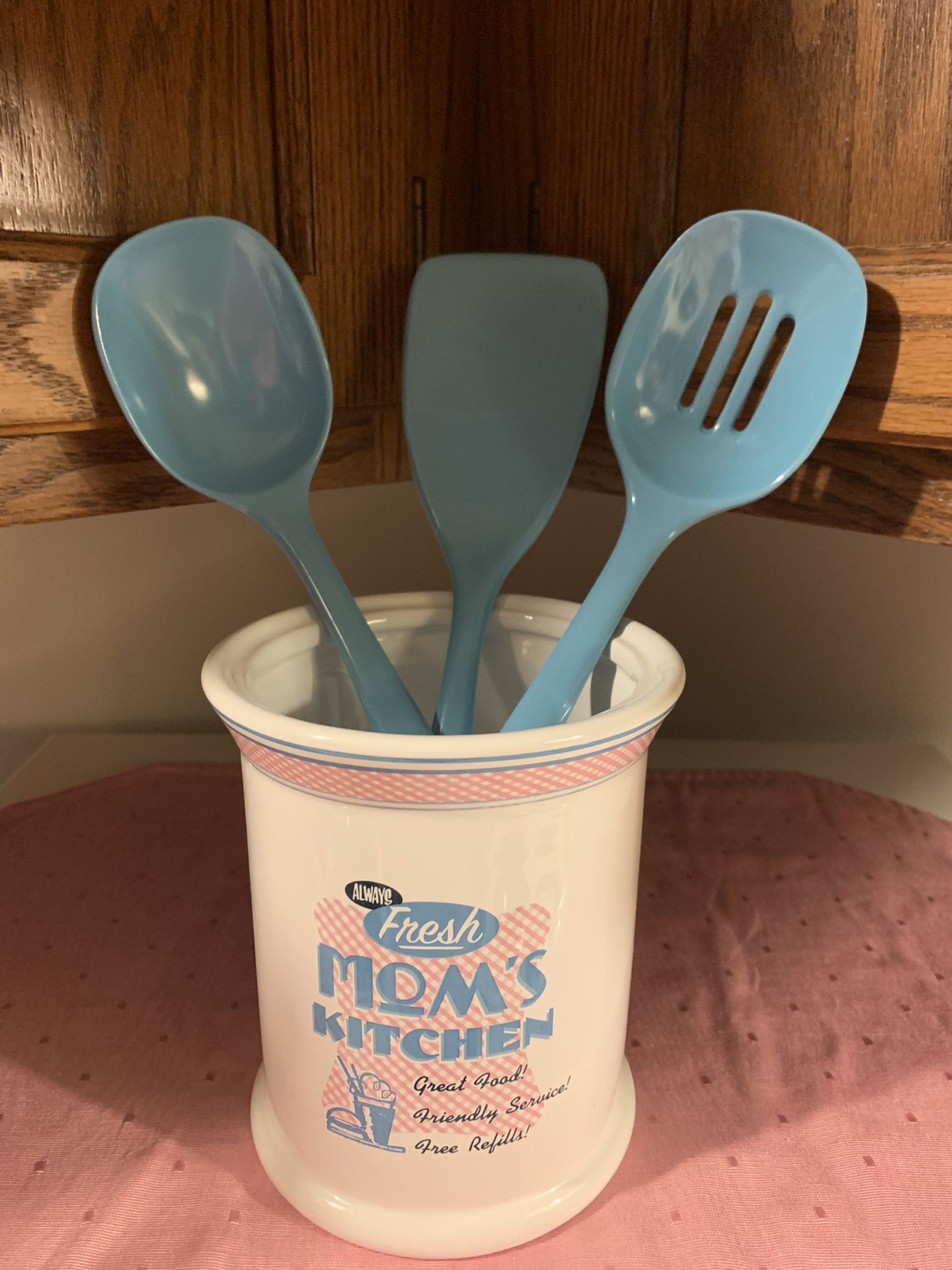 Kitchen Decor…ceramic Utensil holder W/3-pc. Utensils. 5.7/8”H…5”round