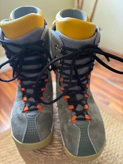 Burton Snowboard Boots Gray and Yellow