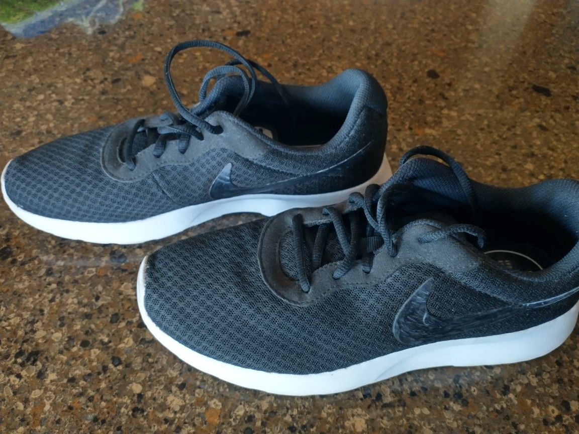 Womens Running Shoes Nike Sz 10 Med