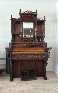 Antique Pipe Organ