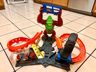 Hotwheels gorilla track