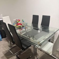 Dining Set , 6 Chairs + Extendable Table 