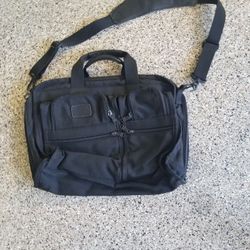 Tumi small messenger bag great condition