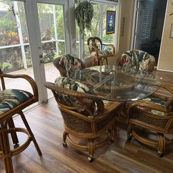 Round Table