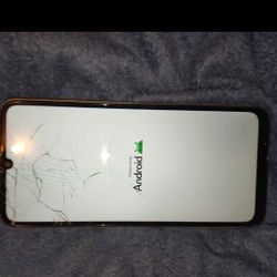 teléfono si trabaja bien está un poco estrellado $45