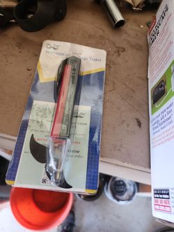 Voltage tester