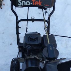 24-in  Two Stage  Ariens  Snow- Tech  Snow Blower