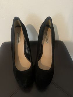 Steve Madden Black Suede Pumps