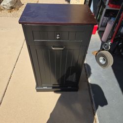Trash Bin Holder