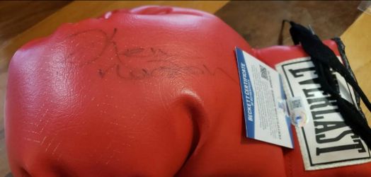 HOF Ken Norton autographed boxing gloves