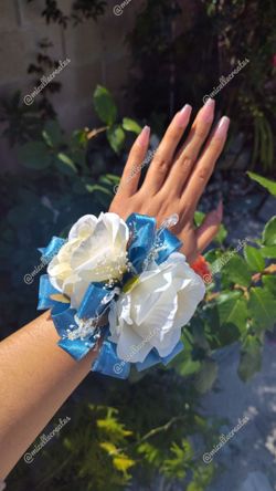 Dusty Blue Corsage Set ✨💫 Prom Corsage ✨