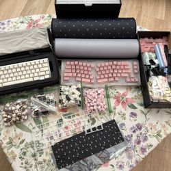 Custom Mechanical Keyboard Bundle (Neo60 Cu And Akko Alice) 