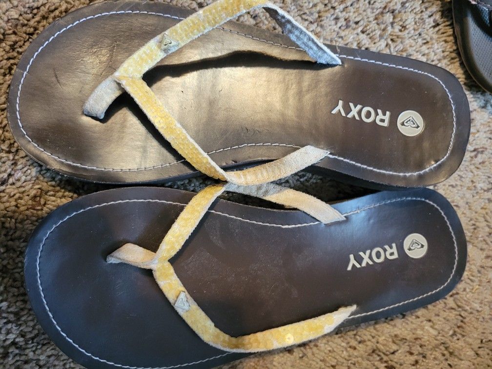Roxy Brand Flip Flop Shoes...size  8