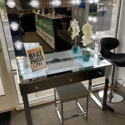 Vanity Makeup Desk W/Lighting $699🤩😍✨
