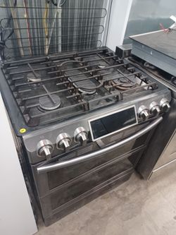 SAMSUNG BLACK STAINLESS STEEL SLIDE ING GAS RANGE