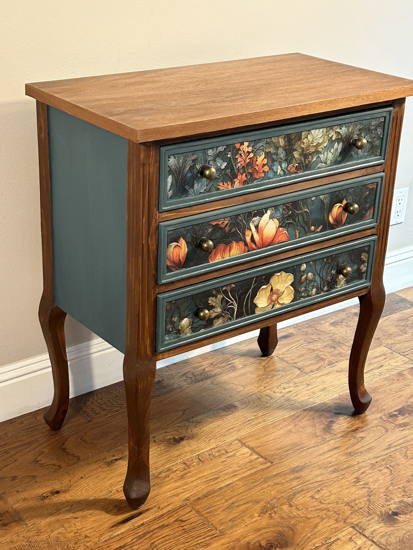 Adorable Small 3-drawer Dresser