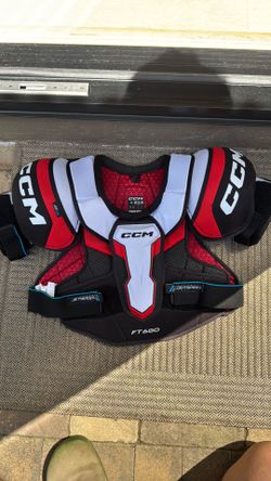 CCM FT680 shoulder pads SR M