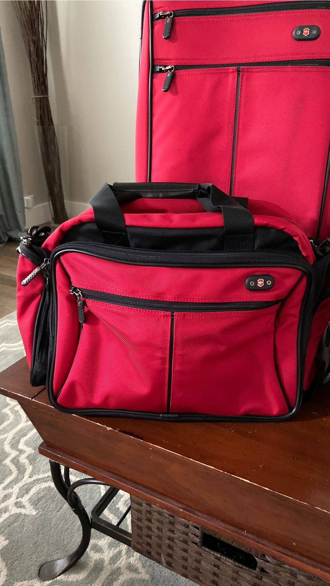 5 piece Victorinox Swiss Army Luggage set for Sale in Snohomish, WA OfferUp