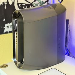 🔹 Alienware Aurora R9 – i7, GTX 1660 Ti, 32GB RAM, 2TB HDD + NEW MSI RGB Keyboard & Mouse