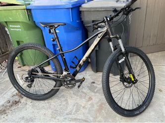 Trek marlin 5. Like new