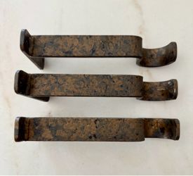 Set of 3 Heavy Duty curtain rod brackets.