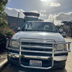 2001 Ford F150 Super Crew (Clean Title)