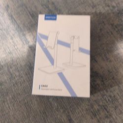 Adjustable cell phone stand