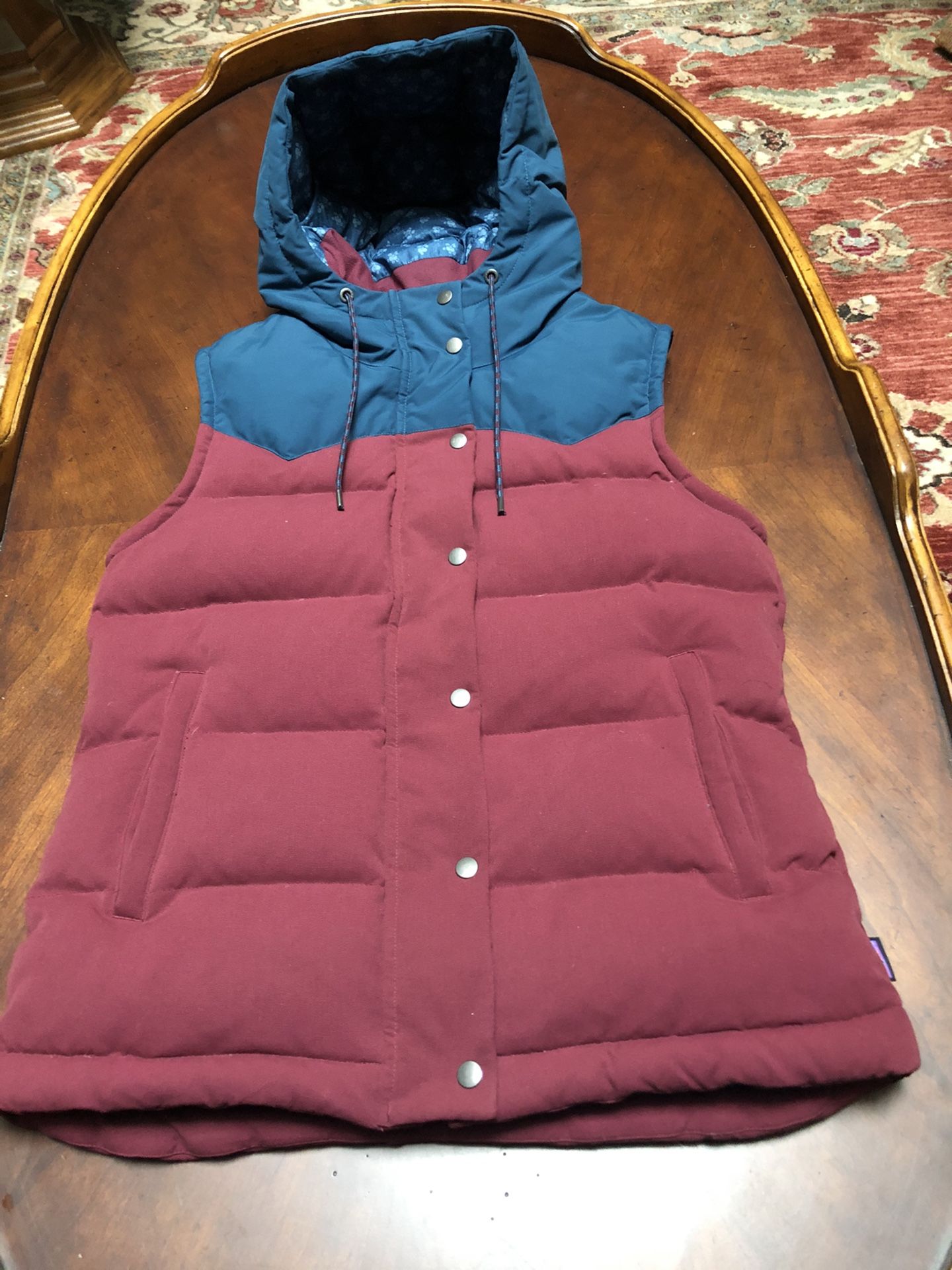 Women’s Size M Patagonia Hooded Vest Like New