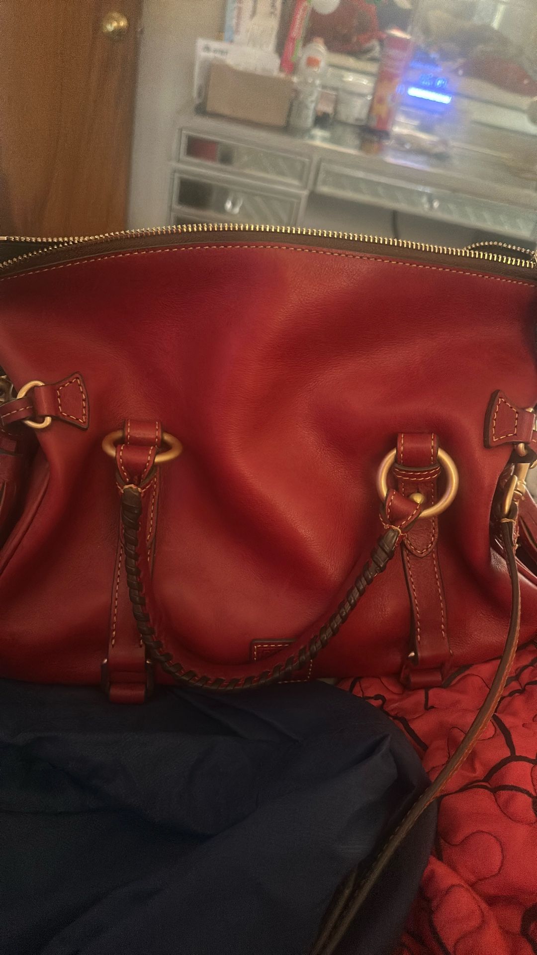 Leather Purse /Dooney N Bourne