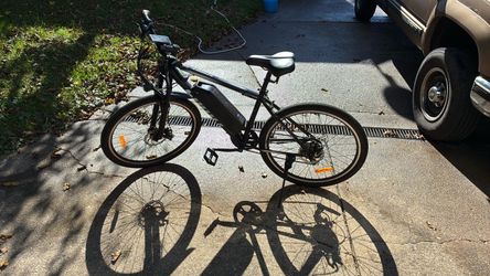 Electric bike back sprocket broke still working can ride with battery running good