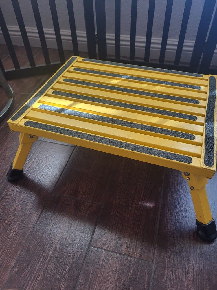 Safety Step 8" High, Folding, RV Step